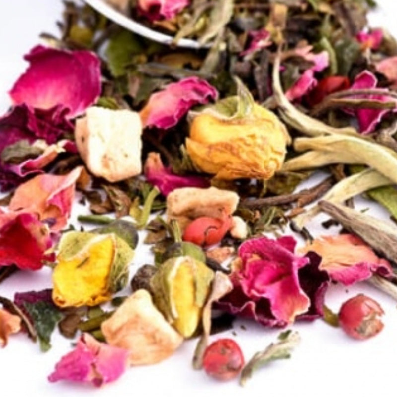 White tea with rose and raspberry
